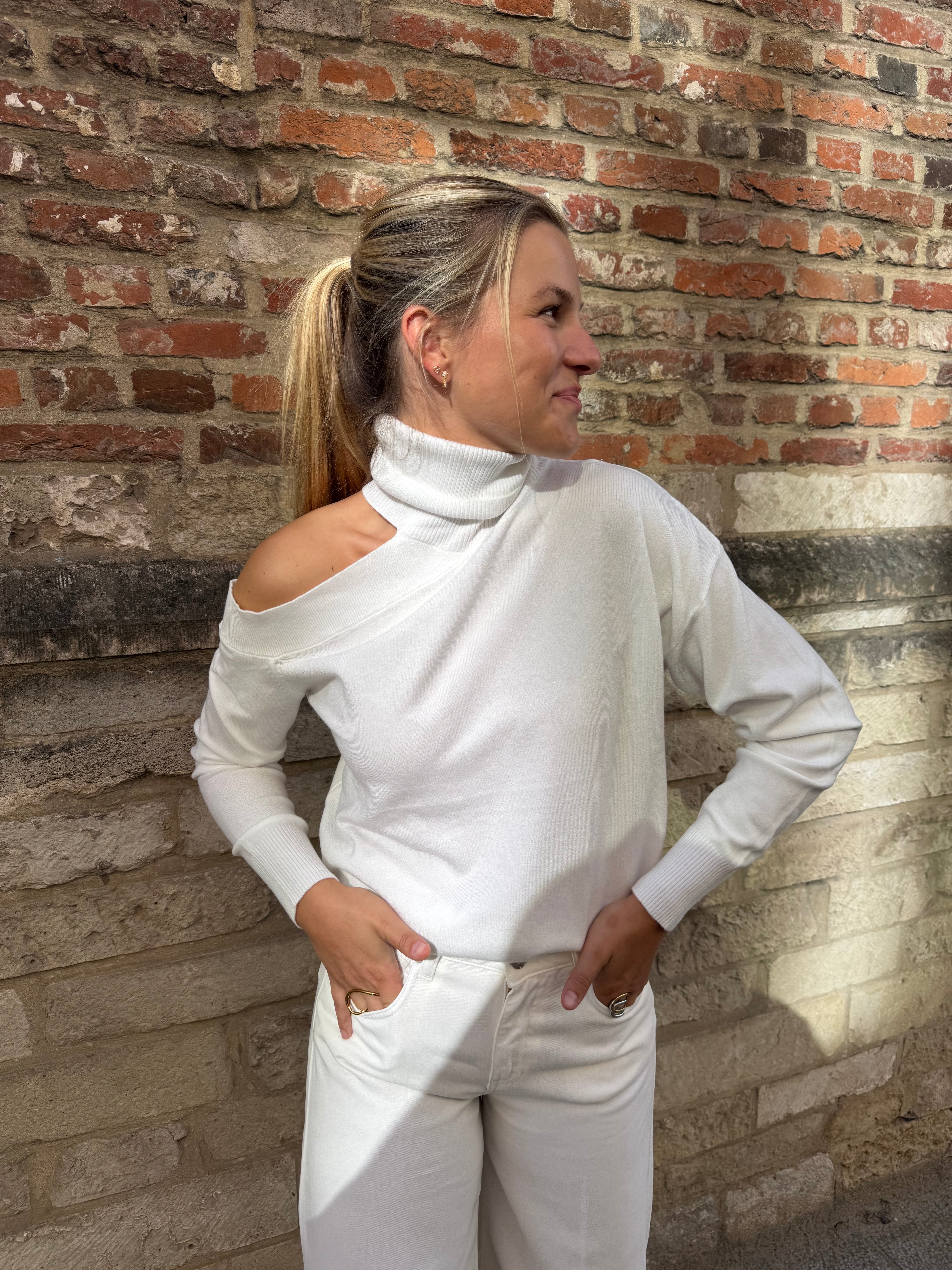 Alice Cut Out Knit Ecru