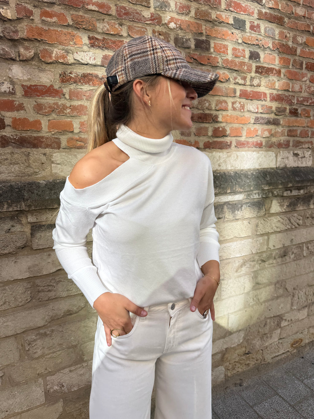 Alice Cut Out Knit Ecru