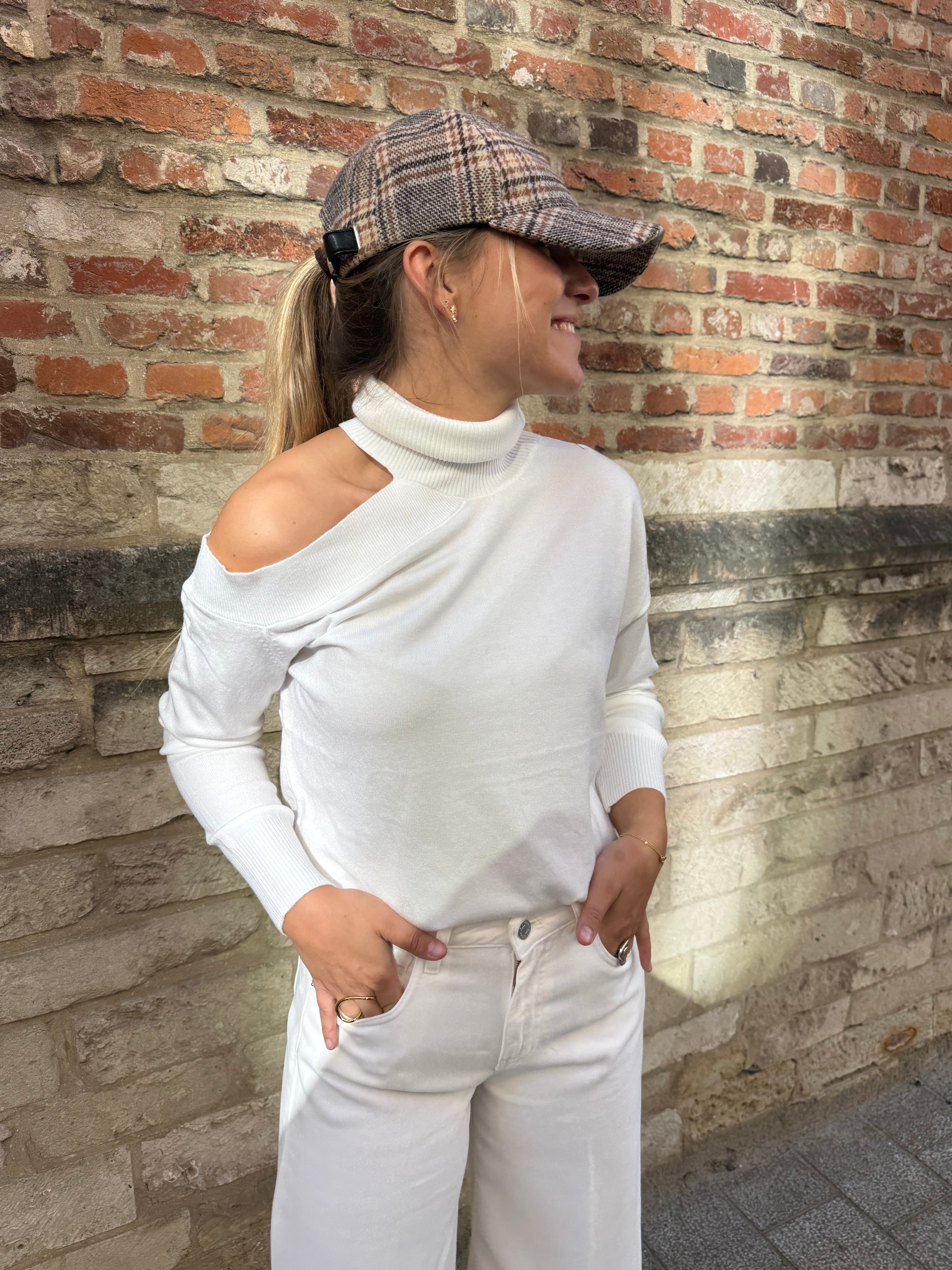 Alice Cut Out Knit Ecru