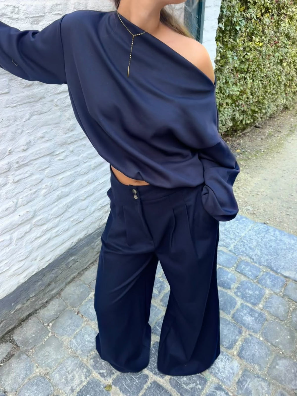 José Off Shoulder Knit Marine