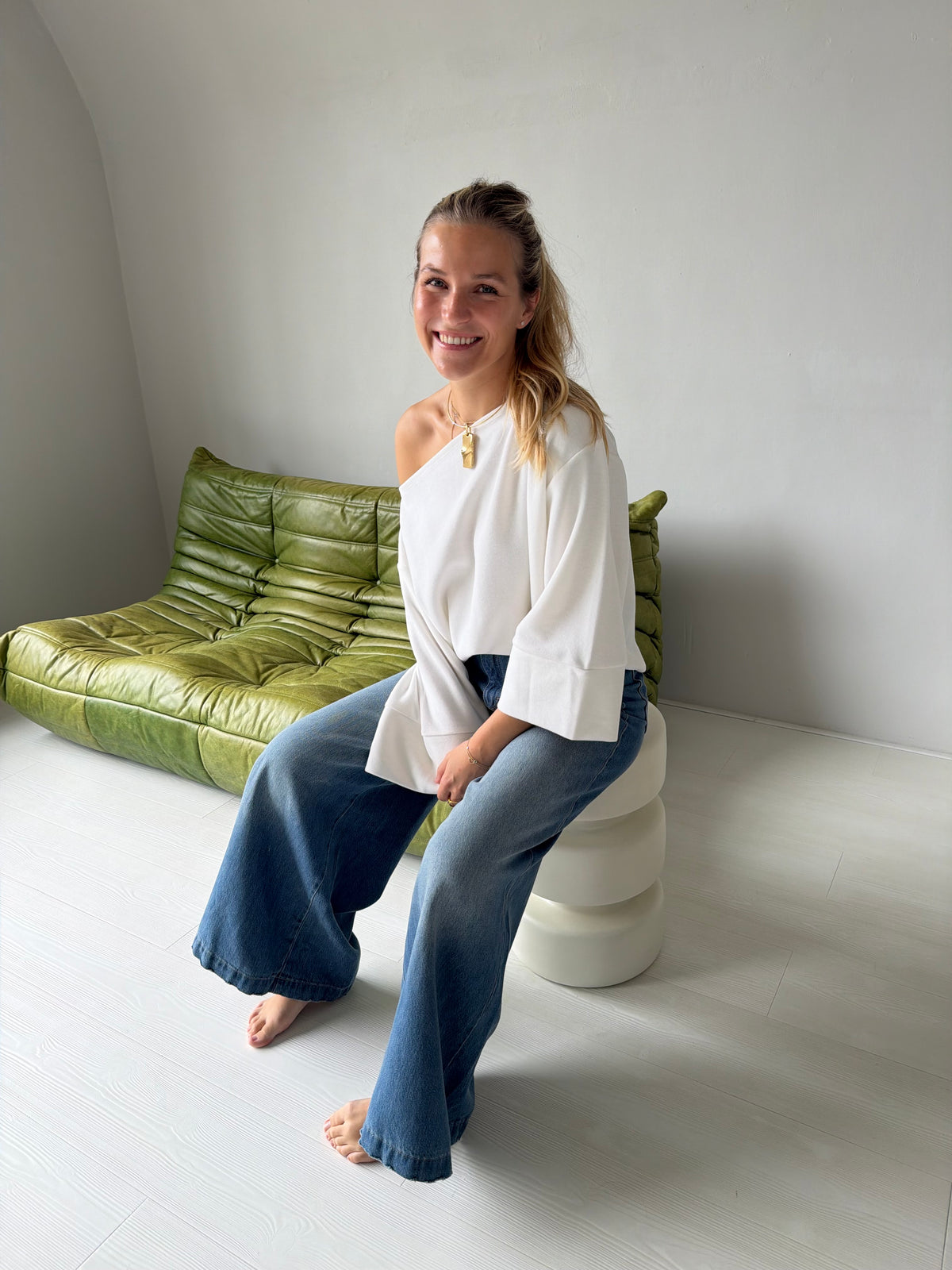 Leo Top White