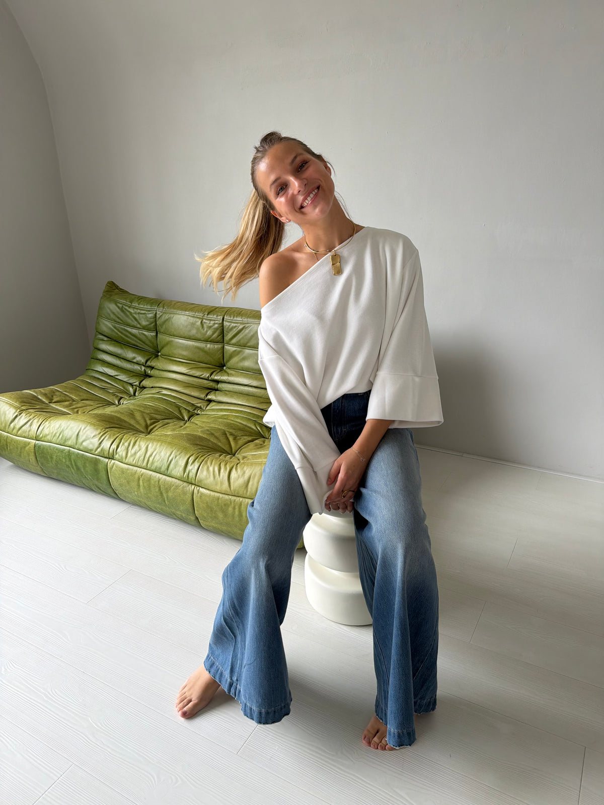 Leo Top White